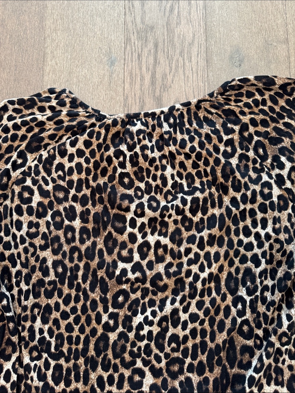 Michael Kors Leopard 3/4 Bell Sleeve Shirt Women’s Large Animal Print Blouse - Picture 11 of 13
